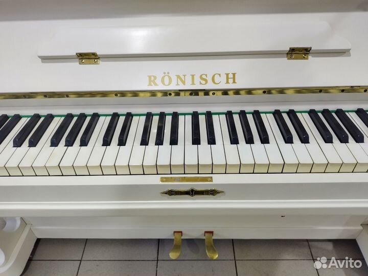 Белое пианино Ronisch