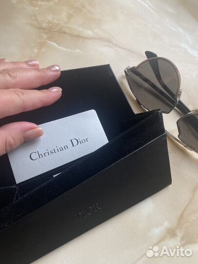 Солнцезащитные очки