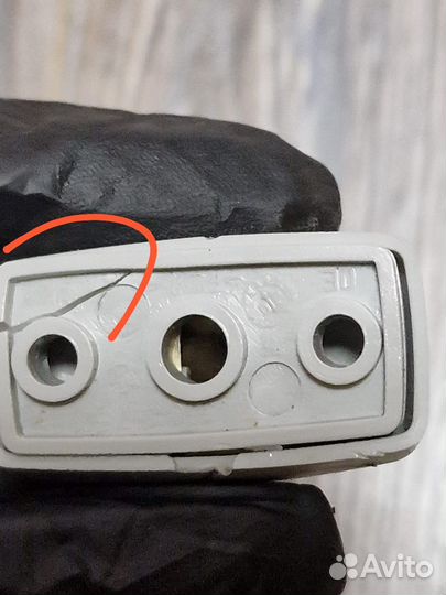 Держатель (крючок ) козырька солнцезащитного Skoda