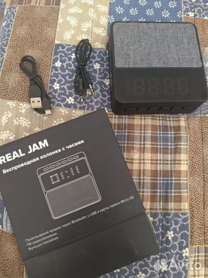 Новая беспроводная колонка - часы