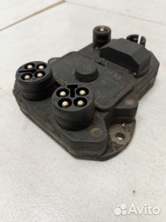 Блок управления зажиганием (коммутатор)