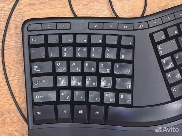 Эргономичная клавиатура Microsoft
