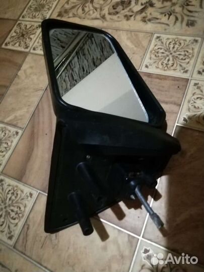 Зеркало заднего вида
