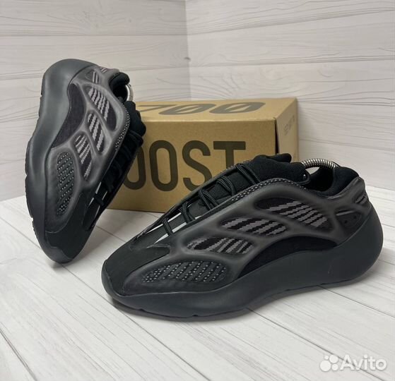 Кроссовки adidas yeezy boost 700 мужские