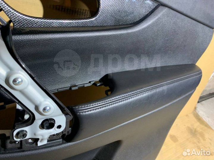 Обшивка двери передняя правая Nissan X-Trail HNT32