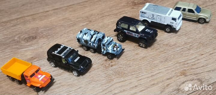 Металлические машинки Hot Wheels и другие