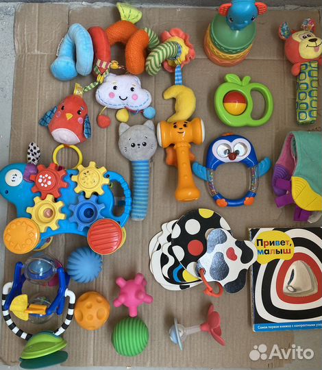 Развивающие игрушки для малыша пакетом