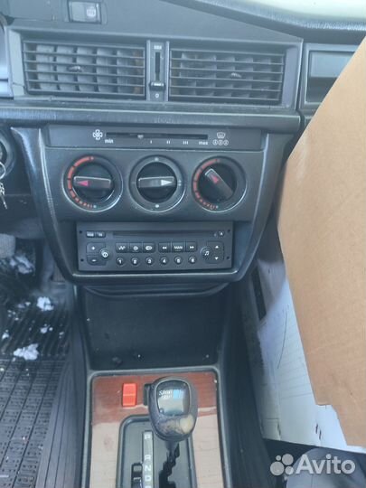 Мерседес 201 е190 по запчастям м102 1,8 ат