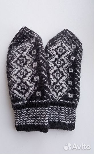 Варежки зимние женские и следки. Ручная работа