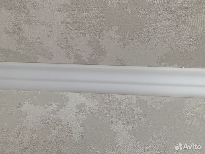 Потолочный плинтус