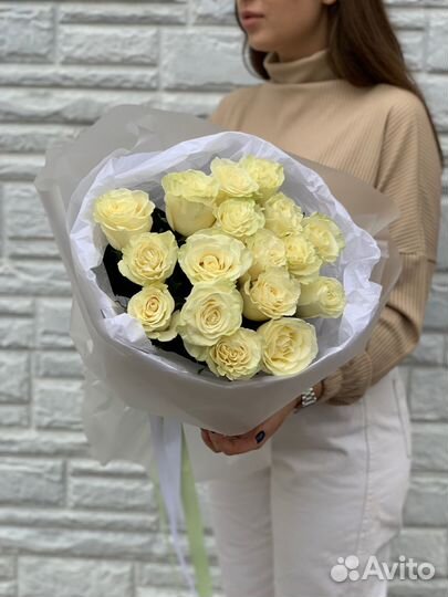 Букет из 17 белых роз Эквадор