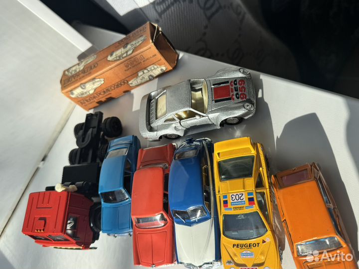 Модели машинок игрушки