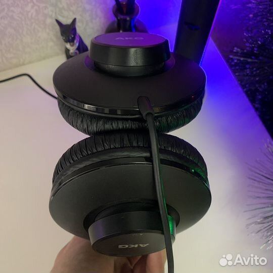 Студийные наушники akg k52