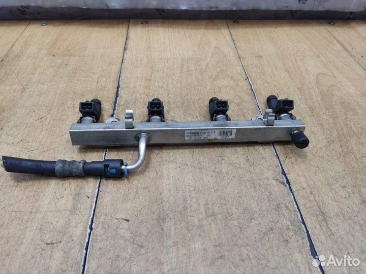 Топливная рампа Opel Corsa C Z12XE 2004