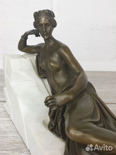 Бронзовая статуэтка 