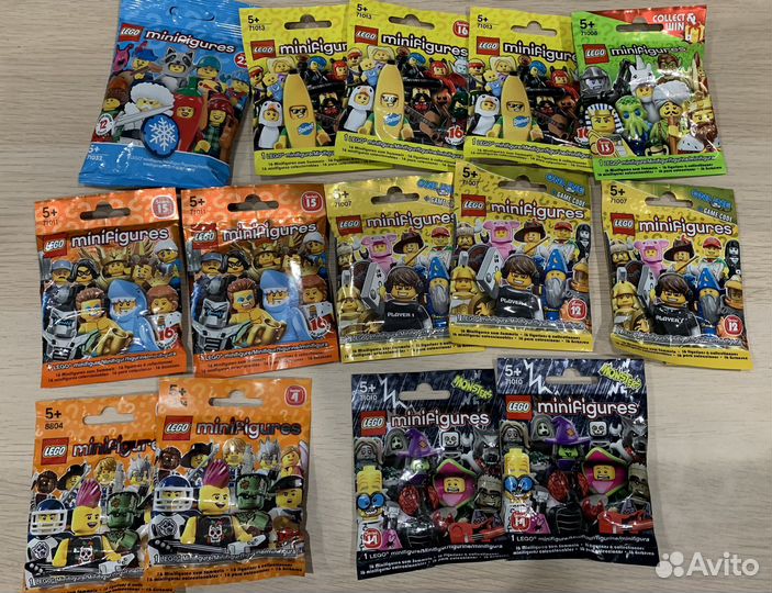 Lego minifigures разных серий, запечатанные