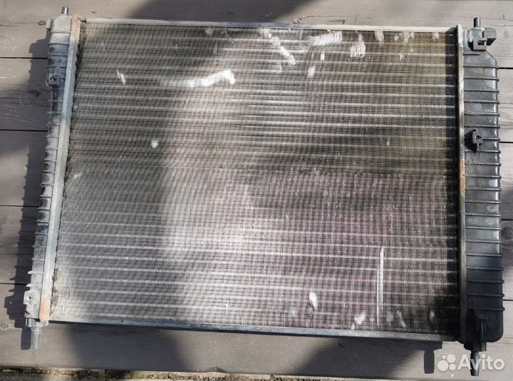 Радиатор охлаждения Opel Antara 2,4/Chevrolet Capt