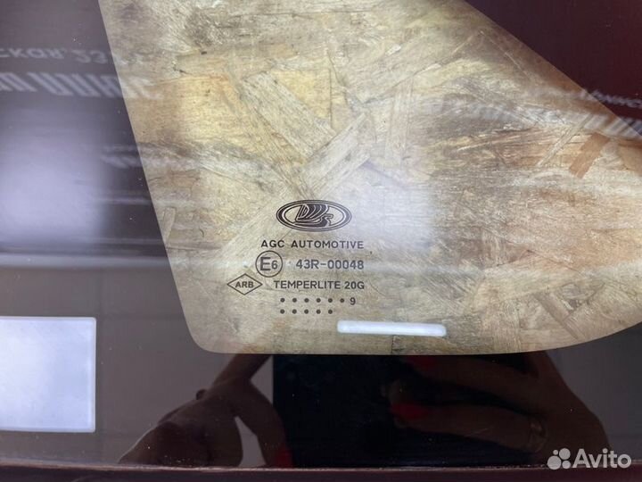 Форточка кузова задняя левая LADA X-Ray