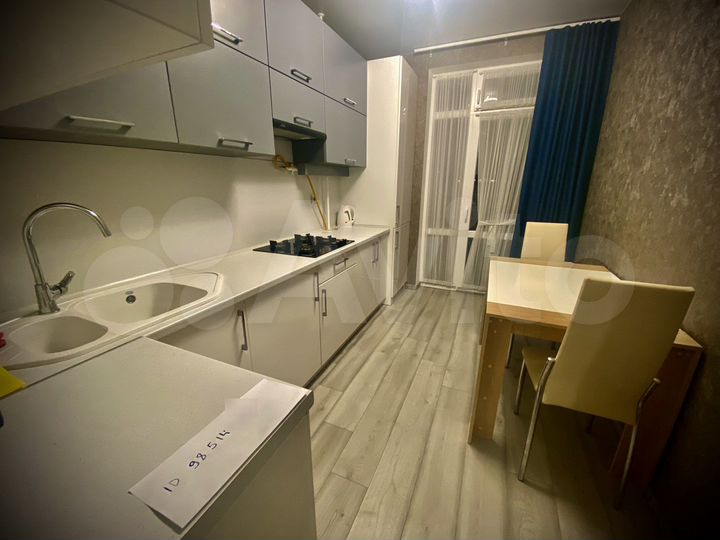 1-к. квартира, 40 м², 8/10 эт.