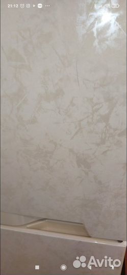 Холодильник новый бежевый мрамор