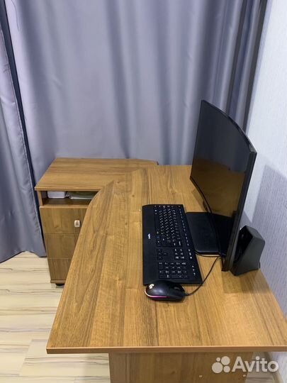 Компьютерный стол