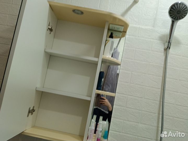 Зеркало шкаф в ванную комнату