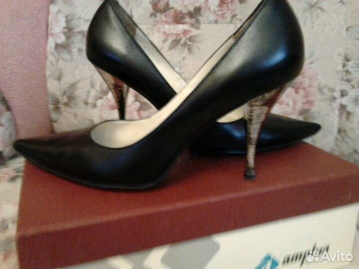 Туфли черные, натуральная кожа, на шпильке