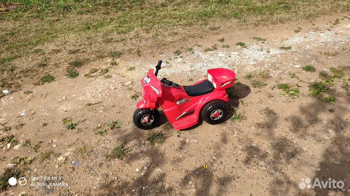 Детский квадроцикл на аккумуляторе