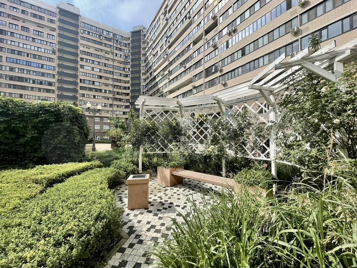 2-к. квартира, 100 м², 12/16 эт.