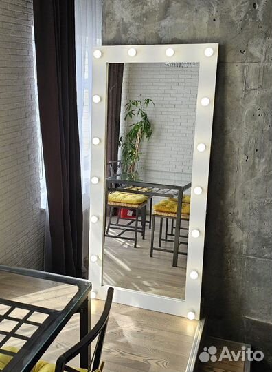 Зеркало с подсветкой