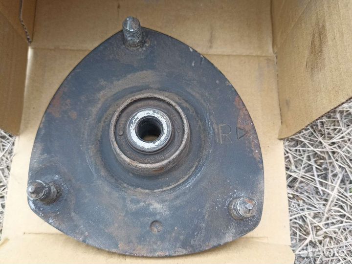 Стойка передняя