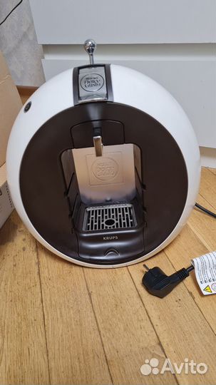 Капсульная кофемашина dolce gusto новая