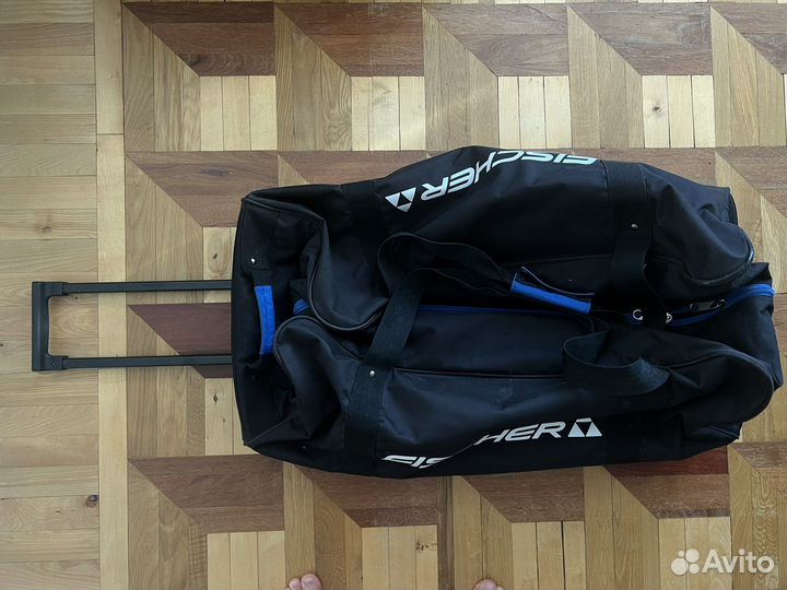 Хоккейная сумка на колесиках