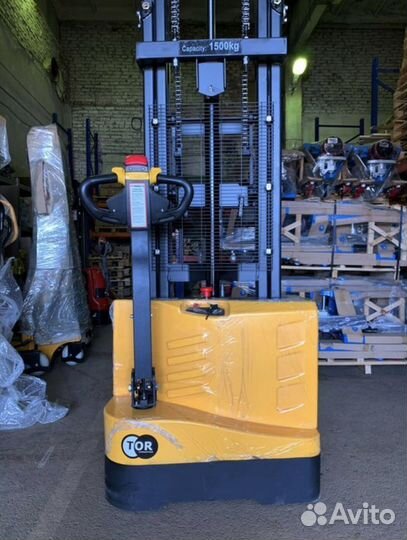 Штабелер электрический самоходный