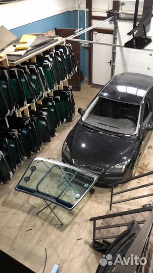 Лобовое стекло на Форд Фокус. Магазин и установка