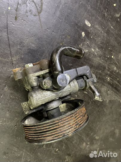 Насос гур Kia Sorento D4CB