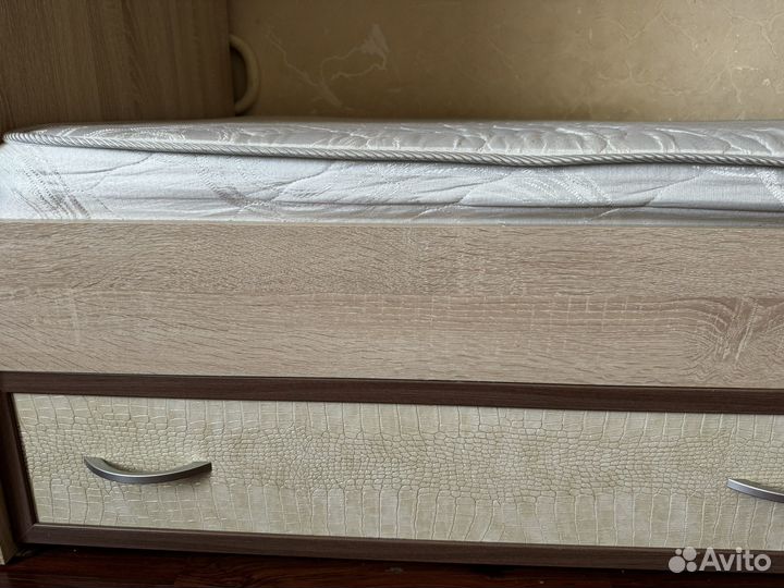 Кровать двухярусная с матрасом бу