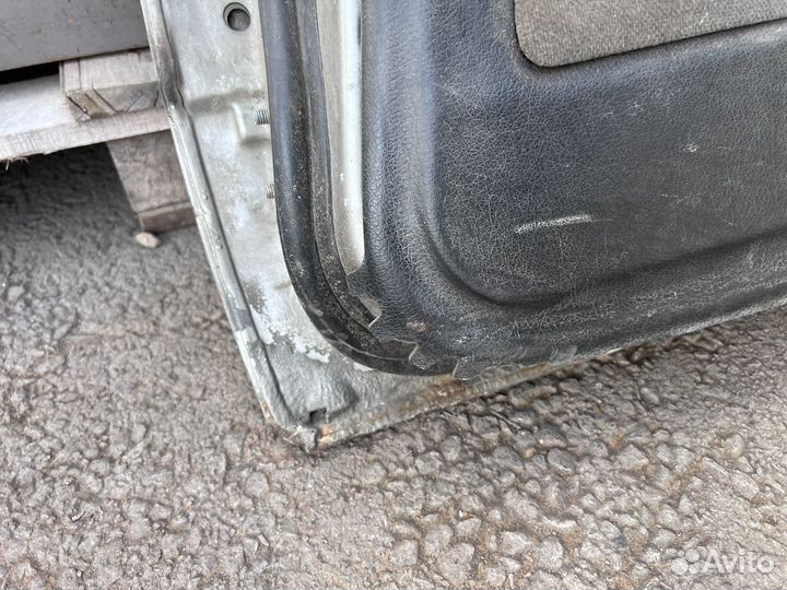 Дврерь правая задняя бмв е34