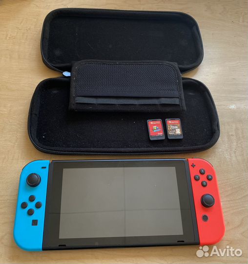 Nintendo Switch (полный комплект) + 2 игры