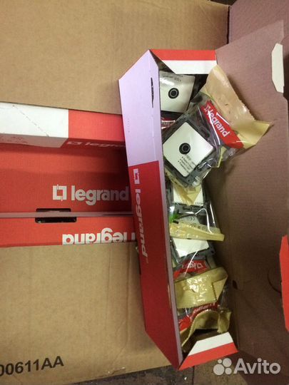 Выключатели,розетки Legrand Etika