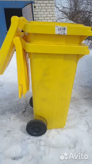 Мусорный бак на колесах