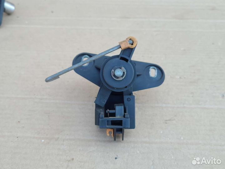 Кнопка открывания багажника Opel Vectra B 95-2001г