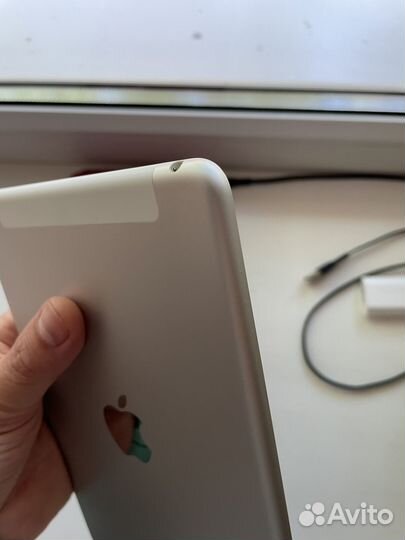 iPad mini 4 cellular LTE отличное состояние