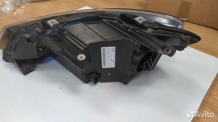 Фара правая Volkswagen polo