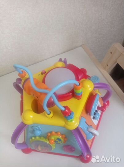 Игрушка бизиборд