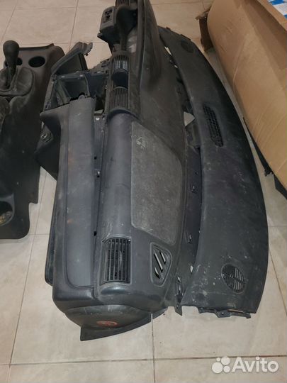 Торпедо, приборная панель,тунель Волга Сайбер