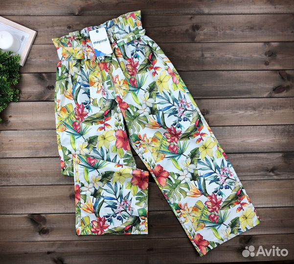 Брюки широкие для девочки яркие Mayoral