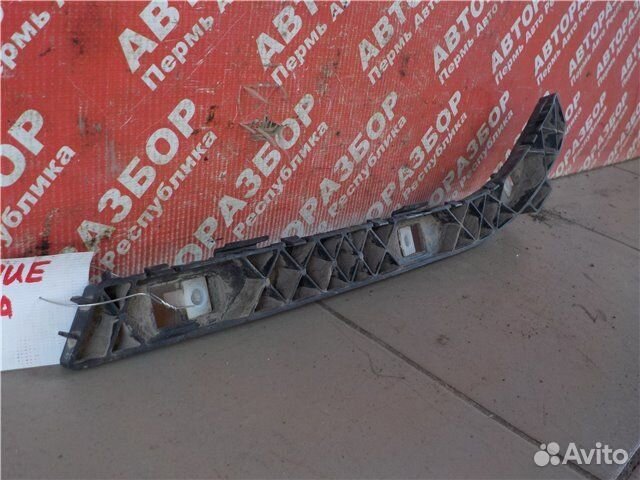 Крепление бампера заднее правое Kia Rio 3 S4