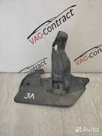 Брызговик задний левый Skoda Octavia A5 1.6 2011