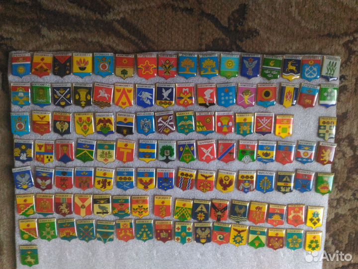 Значки гербы городов Волгоградские Ленинградские